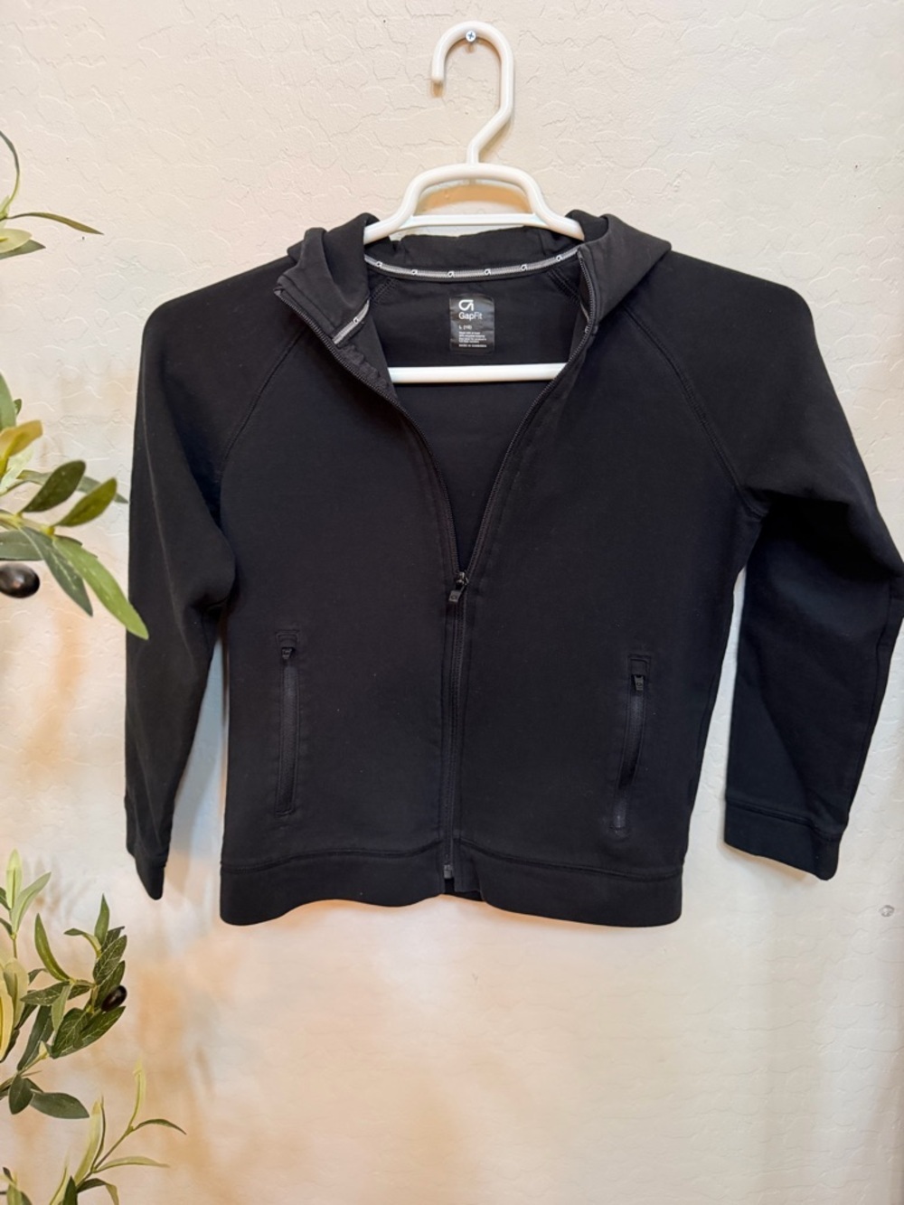 GAP Black GapFit Pullover Top - Picture 2 of 5